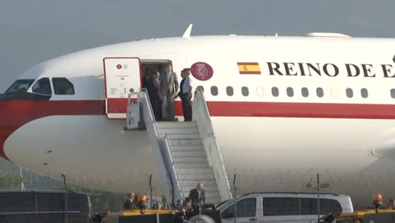 regele spaniei felipe al vi lea a ajuns luni seara la sibiu marti merge la poligonul cincu cu presedintele nicusor dan 684721c80eedd