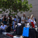 repatriere din israel grecia a evacuat in siguranta peste 100 de cetateni inclusiv romani si americani 685298cc2183e