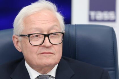 rusia se ofera sa preia excesul de materiale nucleare din iran ca sa ajute sua in disputa cu teheranul 684961077a595