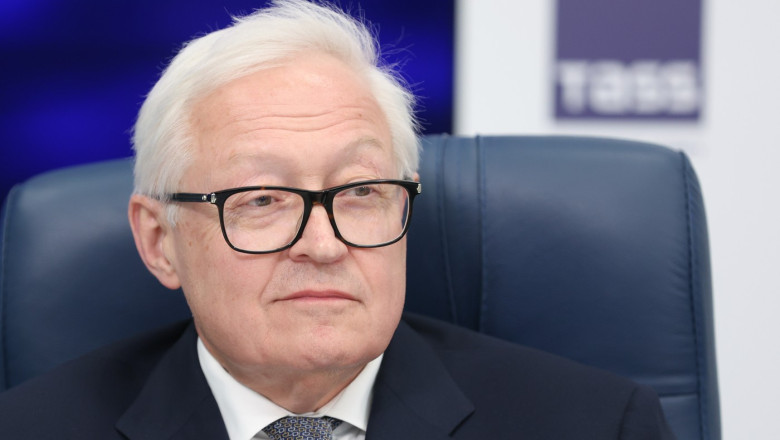 rusia se ofera sa preia excesul de materiale nucleare din iran ca sa ajute sua in disputa cu teheranul 684961077a595