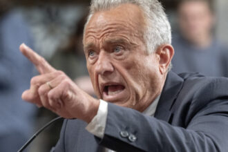 secretarul american al sanatatii a concediat toti expertii unui important grup privind vaccinurile 6847cb758a014