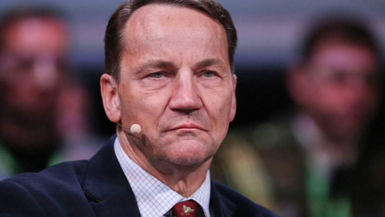 seful diplomatiei poloneze il ironizeaza pe elon musk printr o replica la un conflict din luna martie ce a transmis acesta 68429cd6b6eb3