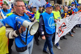 sindicalistii protesteaza la cotroceni ei cei reducerea subventiilor si eliminarea privilegiilor pentru partide si parlamentari 684a7dd96c99f