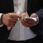 sondaj peste 77 dintre romani sunt de acord cu reducerea cheltuielilor de functionare a statului altele decat cele cu angajatii 684019b4a0a29