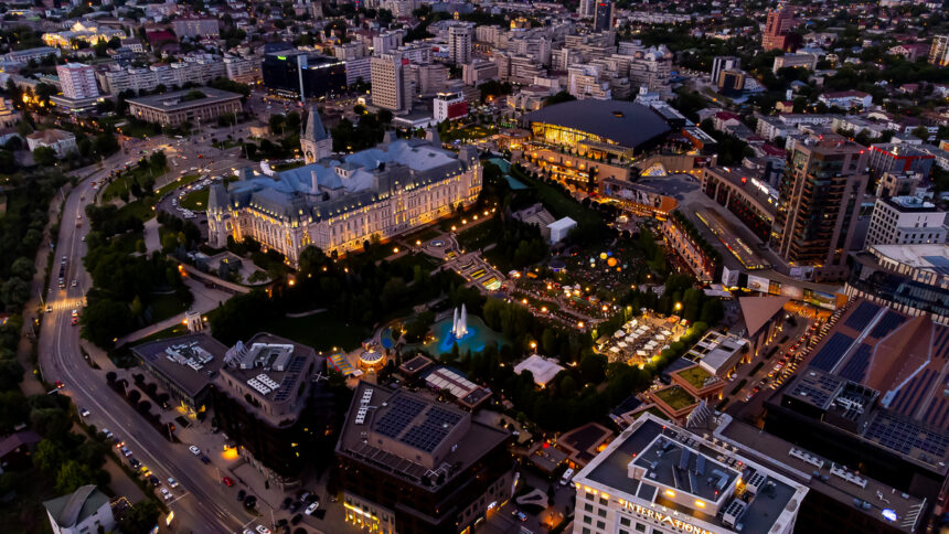 spectacol multisenzorial in gradina palas tribut coldplay imagine dragons si expozitie cu planete gigantice 6852d9b71b026