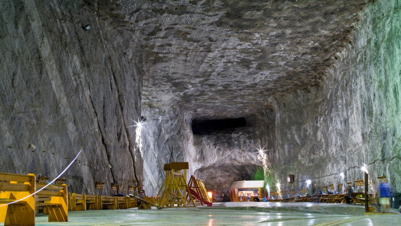 statii seismice instalate in zona salinei praid pentru a inregistra vibratiile cauzate de eventuale prabusiri 6840777e30ed3