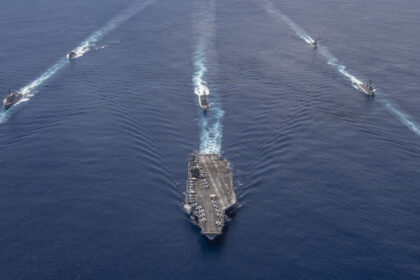 sua deplaseaza un portavion in orientul mijlociu si muta in europa avioane de realimentare in aer 6850516c61e51