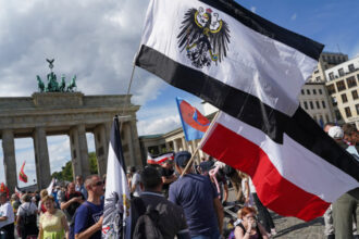 tinerii extremisti sunt tot mai predispusi la violenta avertizeaza ministrul de interne german 68467ec3b91f4