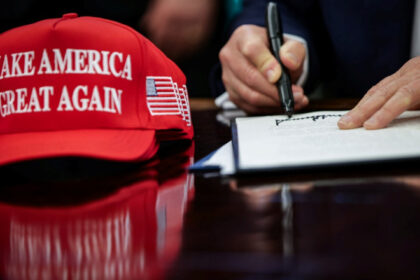 trump nu renunta la planul de a desfiinta departamentul educatiei cerere la curtea suprema 684345bd66fe2