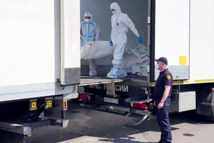 ucrainenii ii acuza pe rusi ca au amestecat trupurile propriilor militari cu cele ale soldatilor kievului la ultimul astfel de schimb 68506a0d2830a