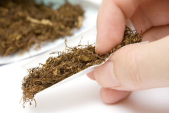 ue ia in calcul sa creasca accizele la tutun cu pana la 258 taxe mai mari si pentru trabucuri si tigari electronice 684c0aeb8cfd7