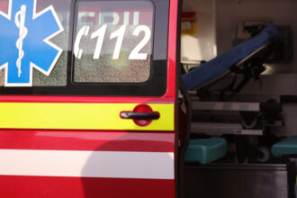 un barbat a murit dupa ce a cazut de la etajul 10 al unui hotel din olimp 68454a995da08