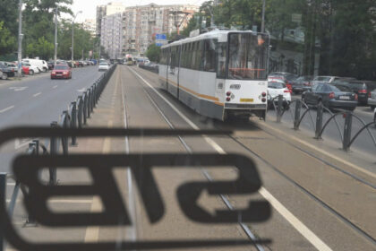 un copac a cazut pe un tramvai in sectorul 5 circulatie restrictionata nu sunt victime 684133119aded