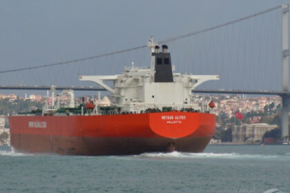 un petrolier s a ciocnit cu alte doua nave in apropiere de stramtoare ormuz 24 de persoane au fost evacuate 685134cde6b6d