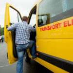 un primar din iasi ameninta sa lase elevii fara microbuz scolar si hartie igienica pentru ca nu au avut rezultate bune la invatatura 6842fbfc5c5b7