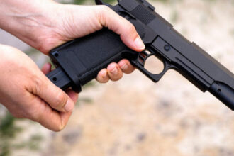 un tanar a fost impuscat intr un parc din ploiesti politistii au arestat doua persoane 684ac1d89881b