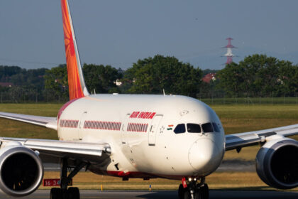 un zbor air india de la ahmedabad la londra anulat din cauza unei erori tehnice avionul e acelasi model cu cel prabusit pe 12 iunie 685149e0b684e