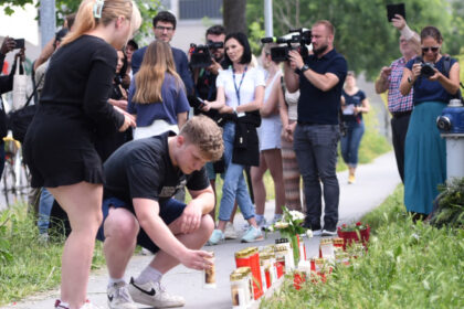 unul dintre cei doi elevi romani raniti in atacul din austria impuscat de patru ori a fost operat de urgenta ce spune mama lui 6849991b930a0