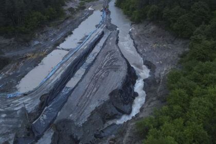 video apa sarata de la praid ajunge in arad oamenii din unele localitati ale judetului mures raman fara apa 68511247bc65d