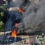video autostrazi blocate si masini in flacari proteste uriase in los angeles trump cere arestarea protestatarilor care poarta masti 68467b3d7d2d6