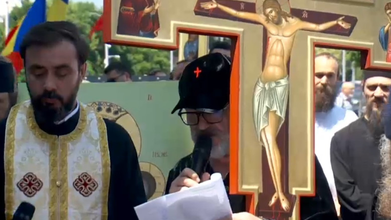 video becali recunoaste ca a incalcat interdictia patriarhului daniel a cantat inima gestul facut dupa marsul pride 6845af6004966