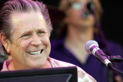 video cantaretul brian wilson cofondator al trupei americane the beach boys a murit la varsta de 82 de ani 684a5115cb0e5