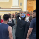 video conflict violent la catedrala metropolitana din cernauti mai multe persoane printre care si preoti au fost ranite 6851d0a3528dd