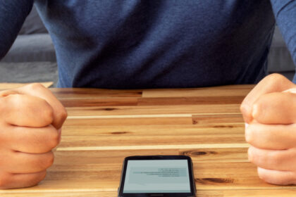 video distribuirea online a mesajelor antisemite fasciste pedepsita cu 5 ani de inchisoare aur pot si sos s au opus in parlament 6849d06a0415a