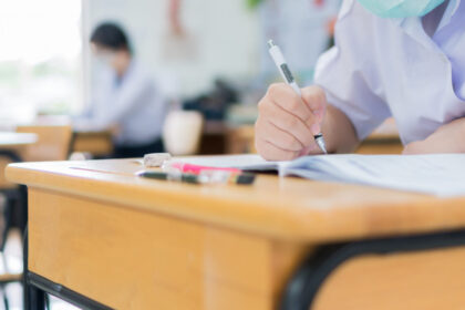 video elevul din targu jiu care ar fi descoperit cine a fost cu adevarat intemeietorul tarii romanesti reactia ministrului daniel david 6842eb96b0219