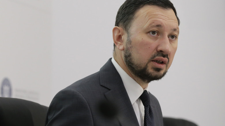 video fechet spune ca trebuie regandit modul gestionarii apelor pluviale daca mai ploua o ora probabil ca intreg bucurestiul era sub ape 6848fff170791