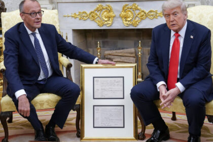 video friedrich merz i a facut cadou lui trump certificatul de nastere al bunicului sau friedrich trump un nume german serios 6841fb43c3d79