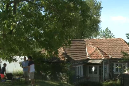 video inteligenta artificiala supusa la teste de catre satenii romani reactiile celor din mediul rural la raspunsurile ai 6849a89195010