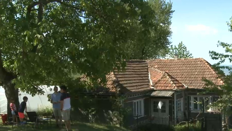 video inteligenta artificiala supusa la teste de catre satenii romani reactiile celor din mediul rural la raspunsurile ai 6849a89195010