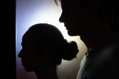 video m a lovit de pereti la fiecare 10 secunde in romania o femeie este batuta de partenerul ei marturia uneia dintre victime 683f1ab98dee1