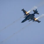 video momentul in care un avion su 25 rusesc se prabuseste in regiunea donetk cel mai probabil doborat de avionul cu care zbura in formatie 684c82698fdae