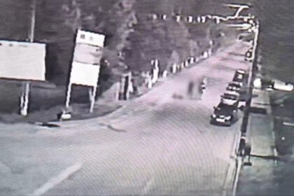 video momentul in care un tanar de 20 de ani din galati este omorat in bataie in plina strada doi agresori au fost arestati 684736da5b6c9