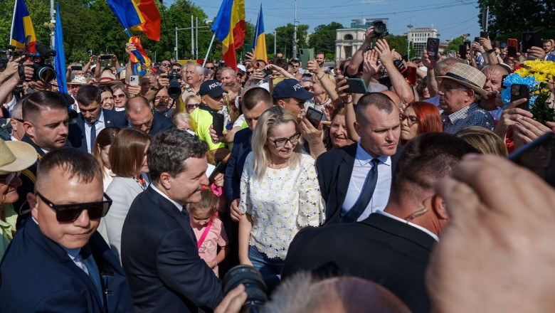 video nicusor dan baie de multime la chisinau presedintele a fost votat de peste 80 dintre basarabenii cu cetatenie romana 684860758337f
