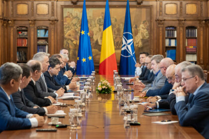 video nicusor dan romania e intr un moment de cotitura deciziile pe care le vom lua vor trasa directia tarii noastre pentru urmatorii ani 685038872f47f