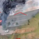 video noi imagini din operatiunea panza de paianjen momentul in care ucrainenii ataca un bombardier rusesc langa avioane deja in flacari 684478c997e17