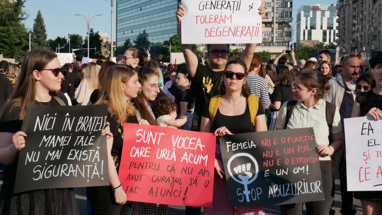 video protest in piata victoriei dupa uciderea teodorei marcu cand statul tace femeile mor 683fc56482ce1