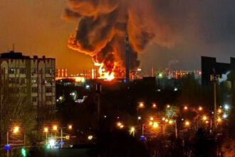 video rafinaria de petrol engels din rusia in flacari dupa un atac cu drone in regiunea saratov 6842b46f085a7