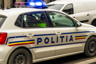 video sofer filmat cand ignora bariera coborata la o trecere la nivel cu calea ferata din pitesti cum a fost sanctionat de politie 684c8ae11ec33