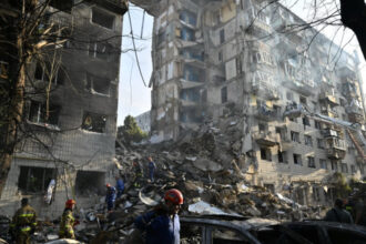 videofoto atac masiv cu rachete si drone rusesti asupra kievului 14 oameni au murit iar 55 au fost raniti 68511079889a3