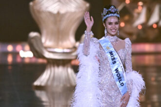 videofoto miss world 2025 thailandeza opal suchata chuangsri in varsta de 21 de ani a castigat concursul cine a reprezentat romania 683f1a9568889