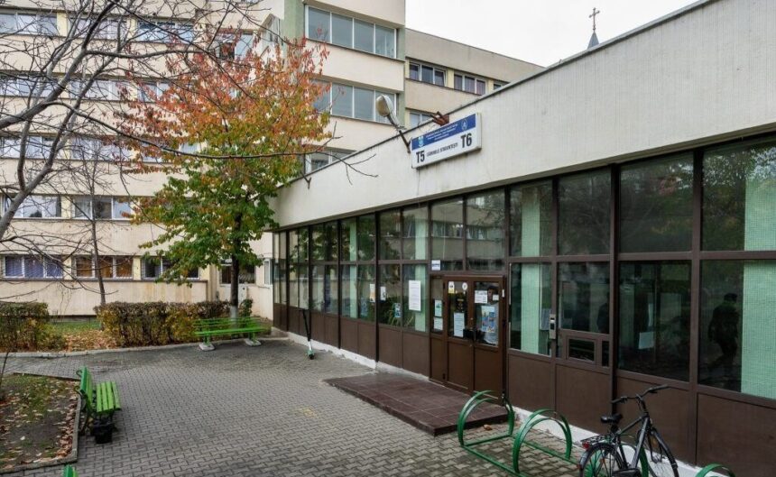 1 300 de panouri fotovoltaice vor fi montate pe patru camine din campusul tudor vladimirescu 68895e9b792ac