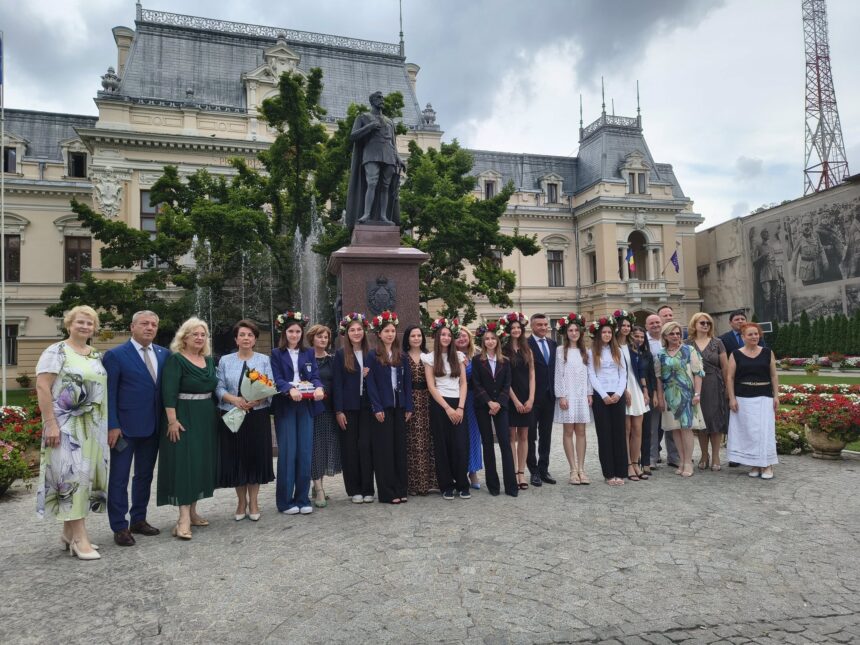 10 de 10 primaria iasi a premiat elevii cu medii maxime la bac si la evaluarea nationala 68790b2cdf813