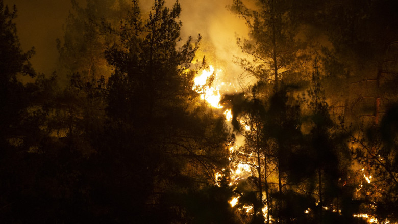 10 pompieri morti si 14 raniti in incendiile de vegetatie din centrul turciei 6881cd5006b0f