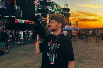 40 under 40 pe scena cu david guetta frumoasa poveste de succes a tanarului din iasi care filmeaza pentru cei mai mari artisti din lume 686b2d3480ab4