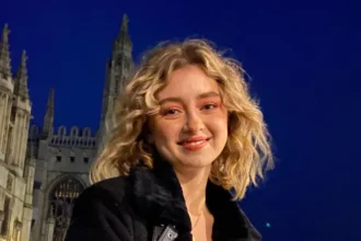 a murit anti vaccinista de 23 de ani care a refuzat chimioterapia se trata naturist familia tinerei da acum vina pe medici 6889df108c419