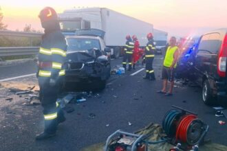 accident cu 6 victime pe a1 printre care doi copii de 8 si 14 ani trei autoturisme si un tir s au ciocnit 687de61b9bf1b